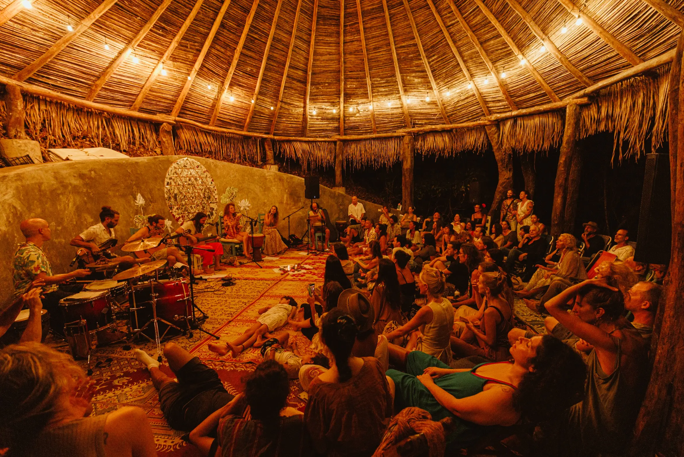 Un evento en vivo en la shala de Naya Nosara